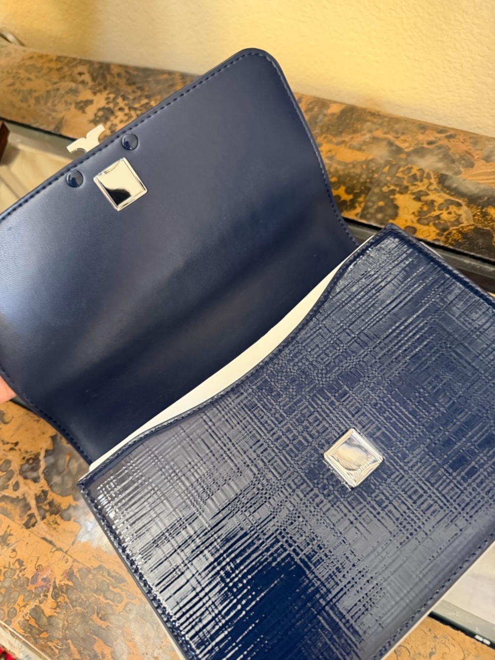 Tory Burch Glossy Navy Patent Leather Shoulder Bag with Silver Logo - Picture 4 of 9